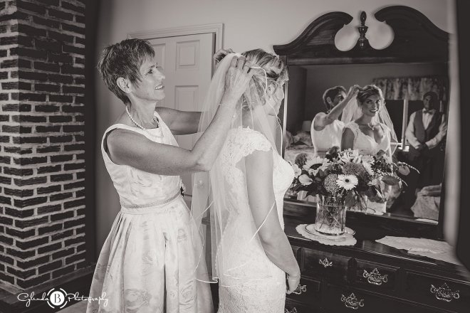 outdoor-rustic-wedding-syracuse-wedding-photographer-cylinda-b-photography-43