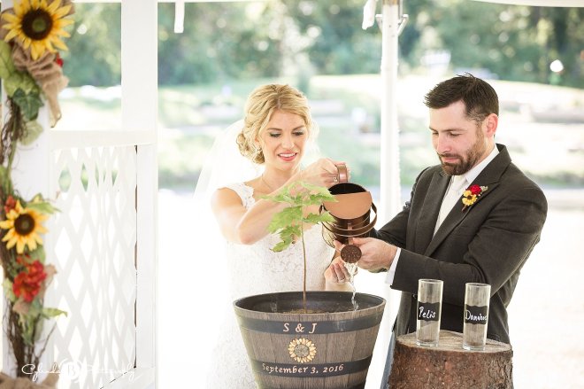 outdoor-rustic-wedding-syracuse-wedding-photographer-cylinda-b-photography-55