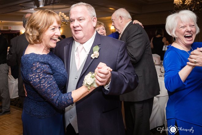 turning-stone-wedding-syracuse-wedding-photography-vernon-ny-cylinda-b-photography-41