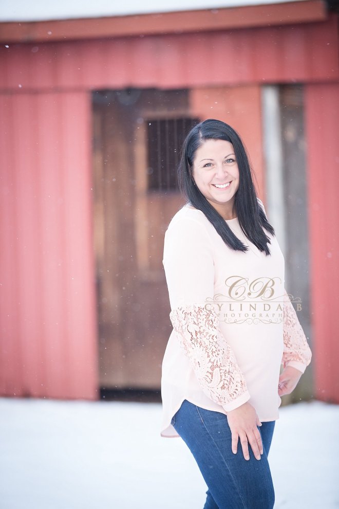 syracuse-engagement-outdoor-farm-engagement-syracuse-wedding-photographer-12
