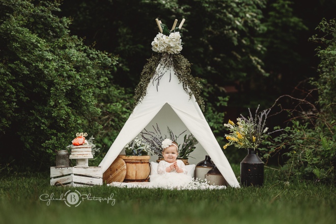 Syracuse baby photographer, cake smash session, one year old photo session, outdoor photo session, cake smash, tent, set up