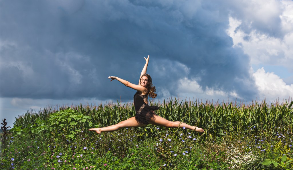 Farm senior photos, Dance senior photo, Syracuse senior photographer, Baldwinsville senior photographer, Syracuse photographer, country senior portraits